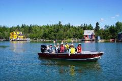 Great Slave Lake Boat Cruise Tour Including Lunch