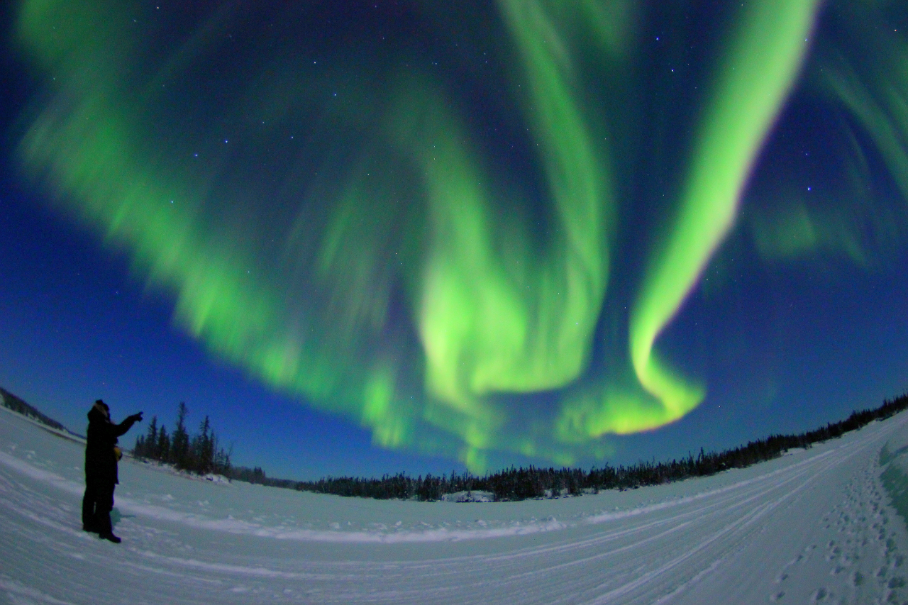 Yellowknife 4 Days 3 Nights Aurora Viewing With Accommodation | 2 Nights Aurora Hunting and 1 Night Aurora Viewing in Cabin
