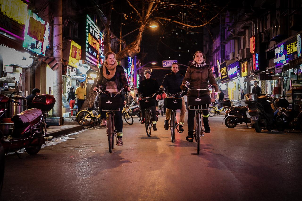 Join-in Bike Tour "Shanghai by Night"