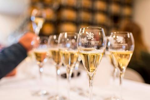 The art of sparkling Tasmania Australia