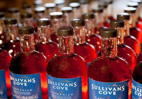 Private Whisky Day Tour From Hobart 2 – 3 Passengers Tasmania Australia