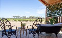 4 Night Balgownie Winery Estate & Emmylou Package  