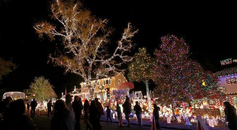 3 Hour Tacky Light Trolley Tour