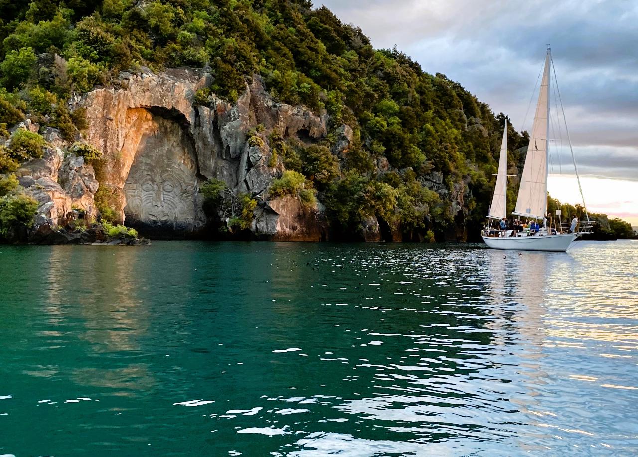 Sail Barbary Cocktail Cruise to the carvings 