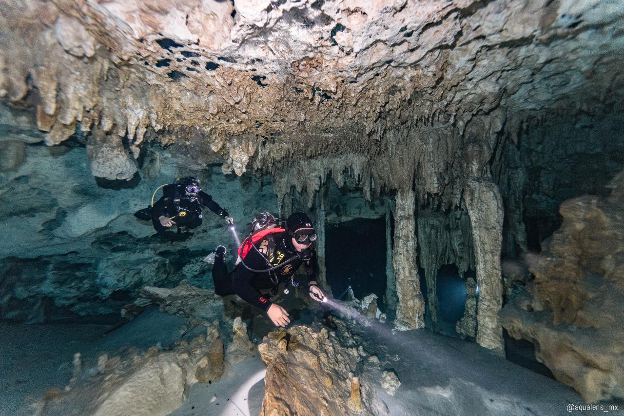 Dos Ojos - Two different Dives
