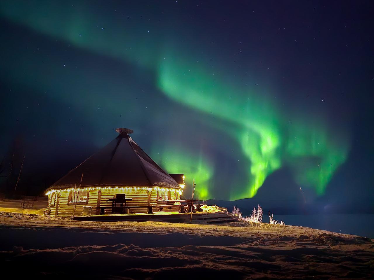 Under the Northern Sky - Aurora Dinner