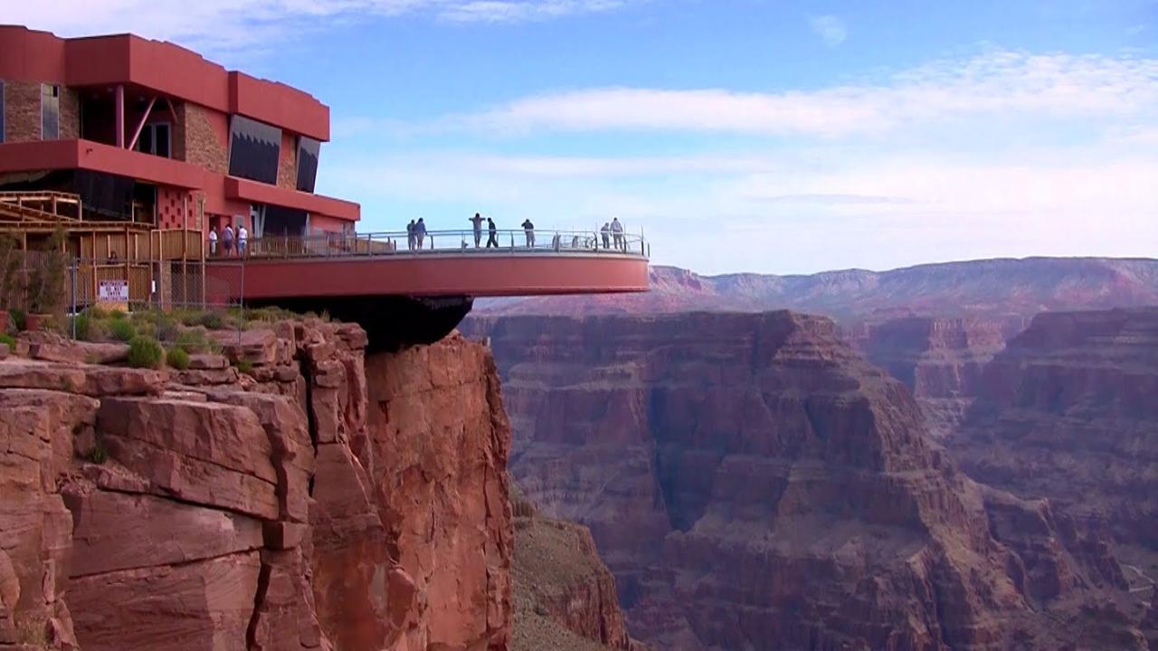 West Rim Bus Tour with Guided Walking Tour