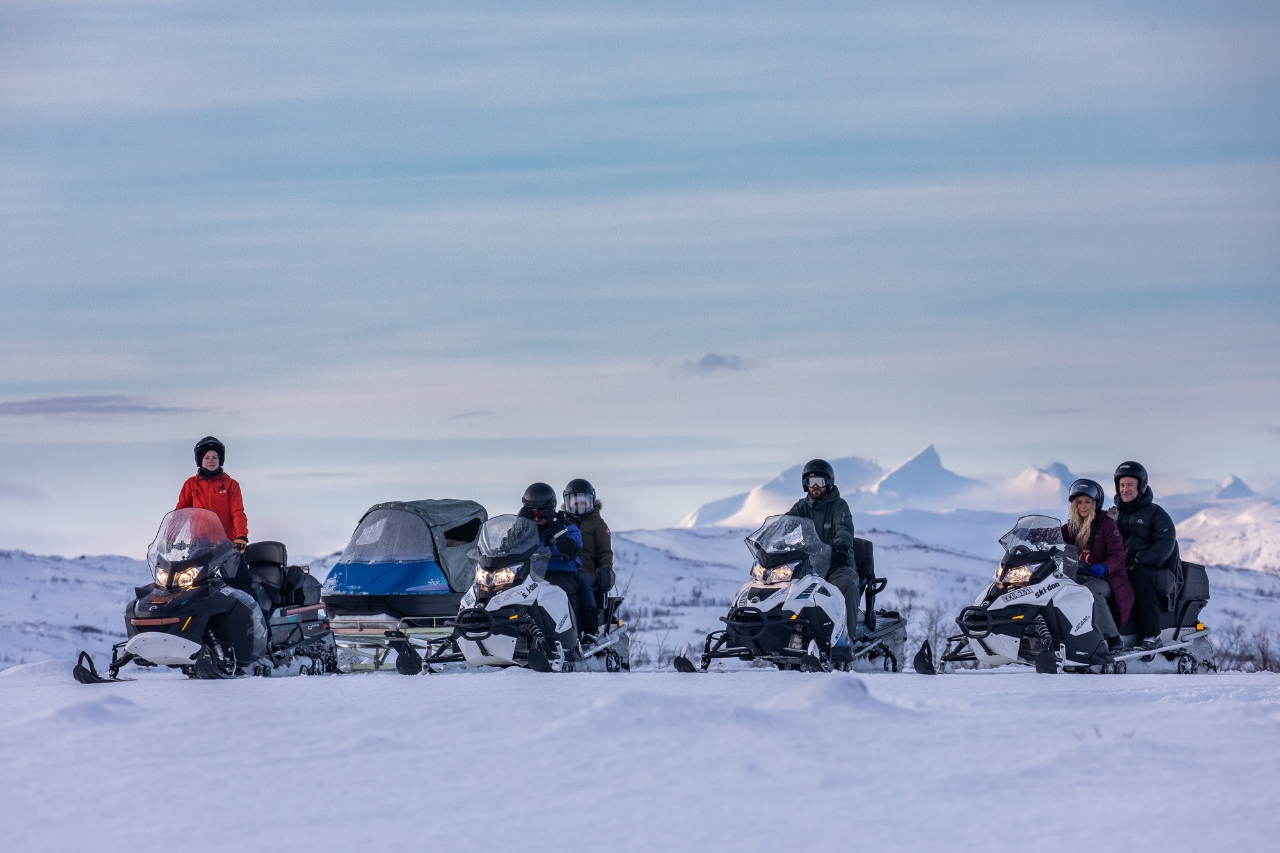 GREAT OUTBACK SNOWMOBILE TOUR