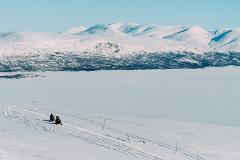 LÅKTATJÅKKO SNOWMOBILE TOUR