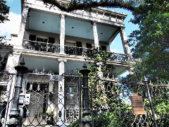 Garden District Walking Tour by French Quarter Phantoms