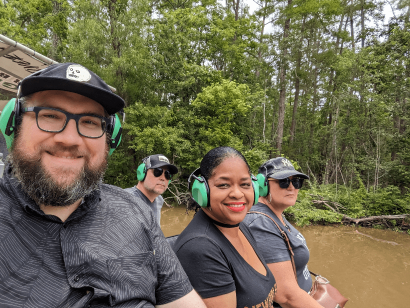 Swamp & Plantation Combo Tour: Oak Alley & Small Airboat