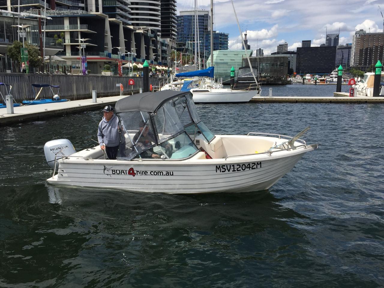 FISHING BOAT HIRE MELBOURNE (4HRS) "SPEEDY" 10 PASSENGERS