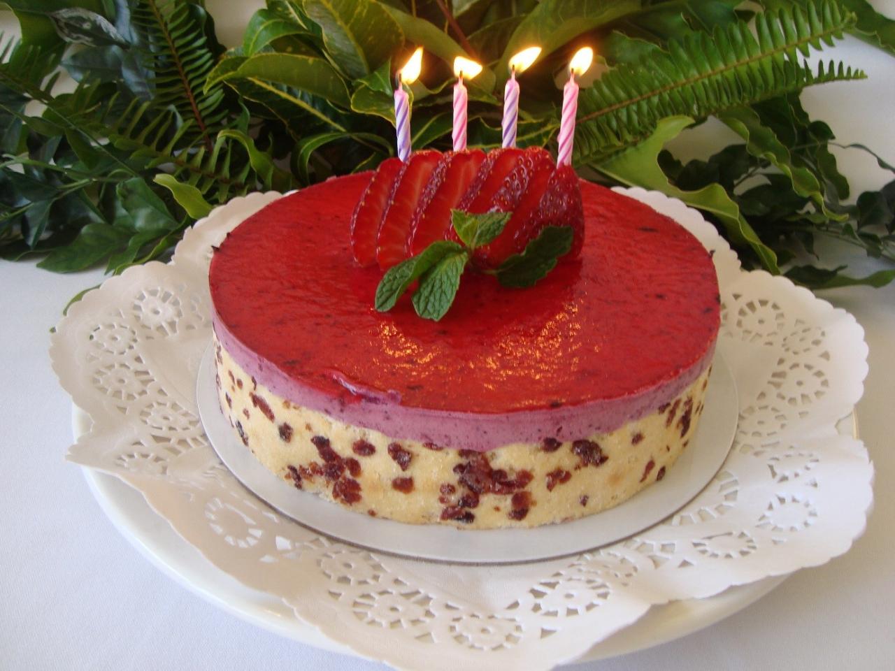Berry Delight Cake