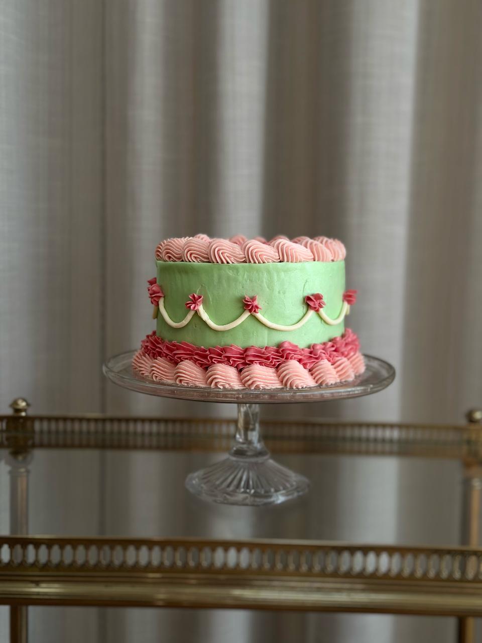 How-To: Cake Decorating