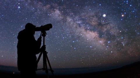 Dark Night Stargazing then Moonrise