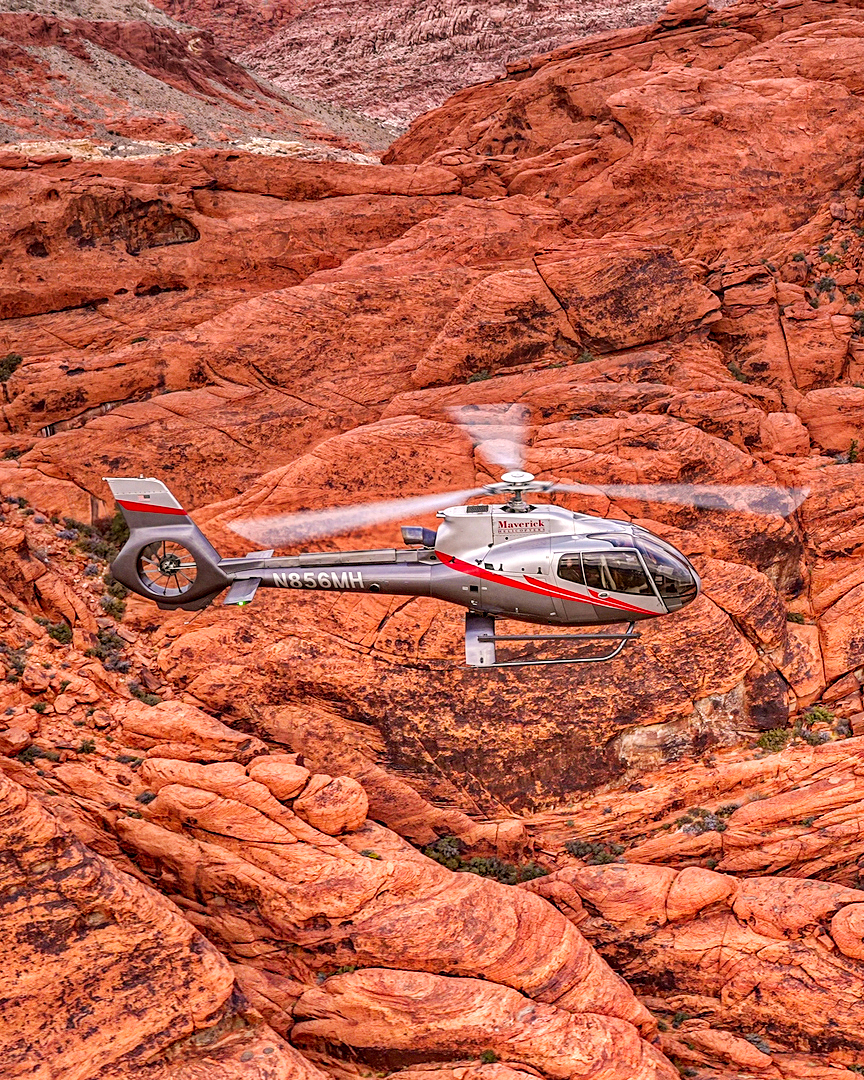 Red Rock Canyon and Las Vegas Strip Helicopter Landing Tour