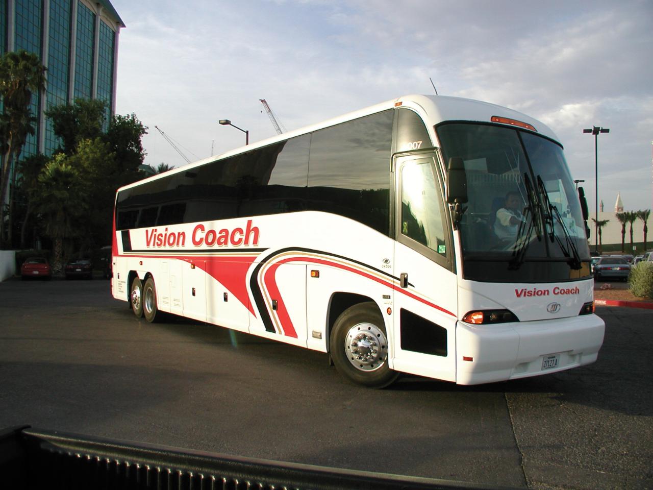 motor coach tours luxury