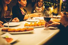 Wine and tapas tasting in Barcelona - (Spanish tapas walking tour for foodies)
