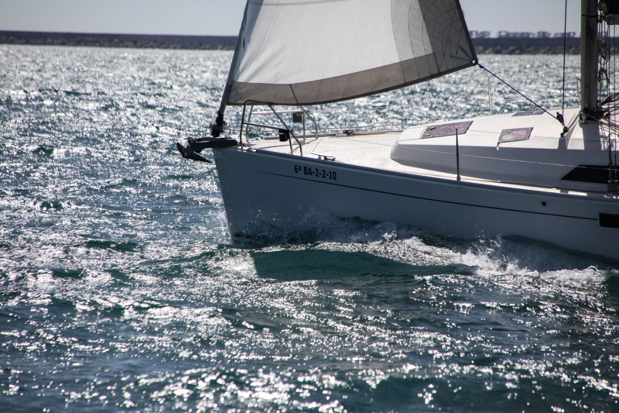 2 Hours PRIVATE Sailing Experience Barcelona 2 h. up to 6 Guests