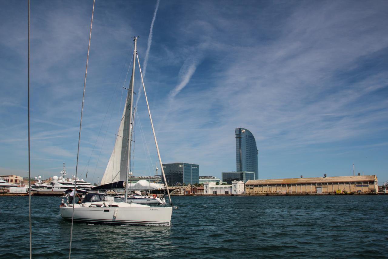 3 Hours PRIVATE Sailing Experience Barcelona up to 11 Guests