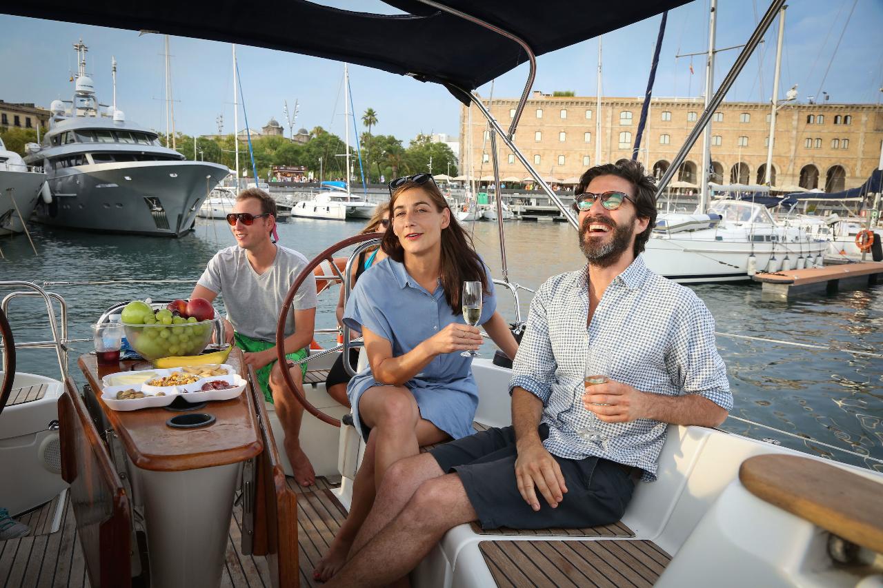 Light Brunch & Sailing Experience Barcelona Exclusive