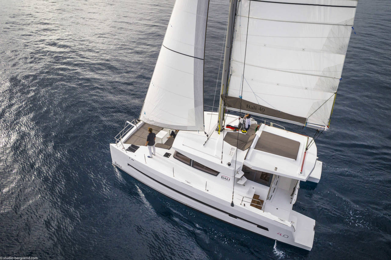 2 Hours PRIVATE CATAMARAN up to 12 Guests Sailing Experience Barcelona