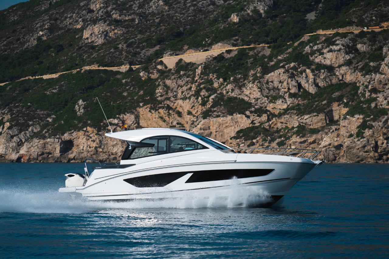 2 Hours Gran Turismo 32 Beneteau  by Sailing Experience Barcelona