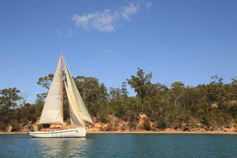 Day Sail Adventure – Bruny Island Tasmania Australia