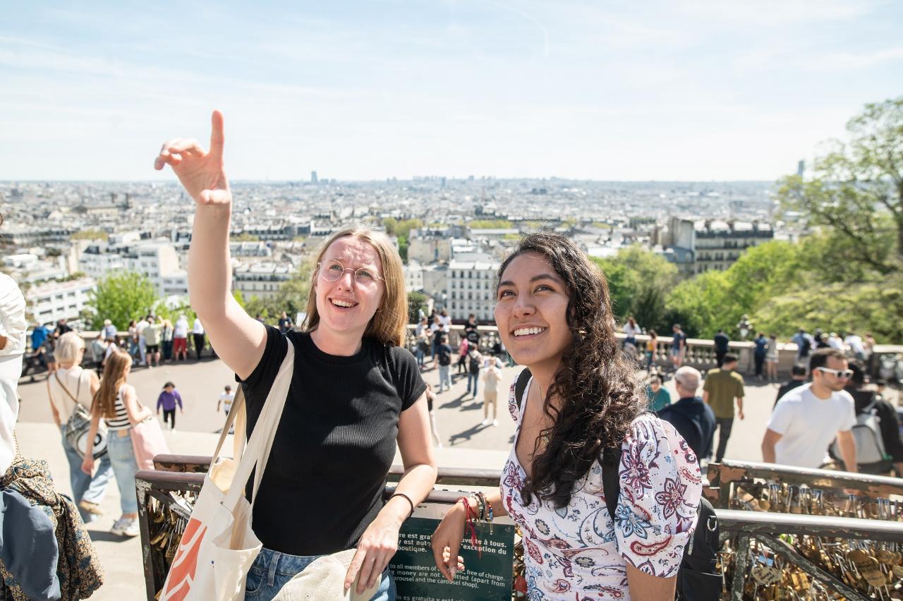 MONTMARTRE & SACRÉ COEUR BASILICA - Private Walking Tour