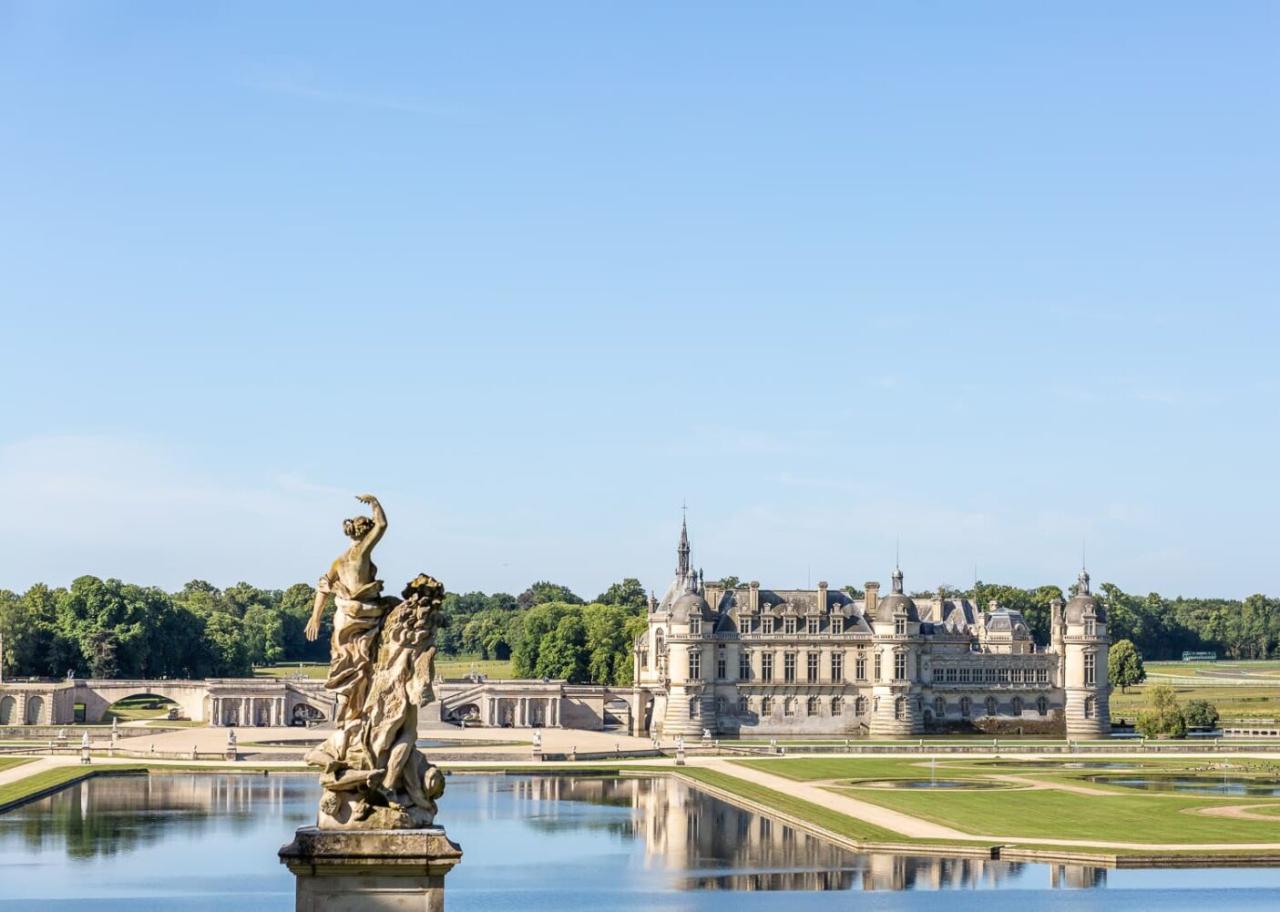 SENLIS AND CHANTILLY - Day Trip from Paris