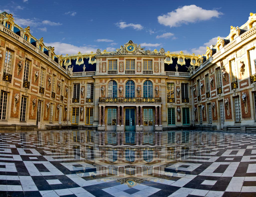 VERSAILLES PALACE PRIVATE TOUR – Skip the line & transportation from Paris