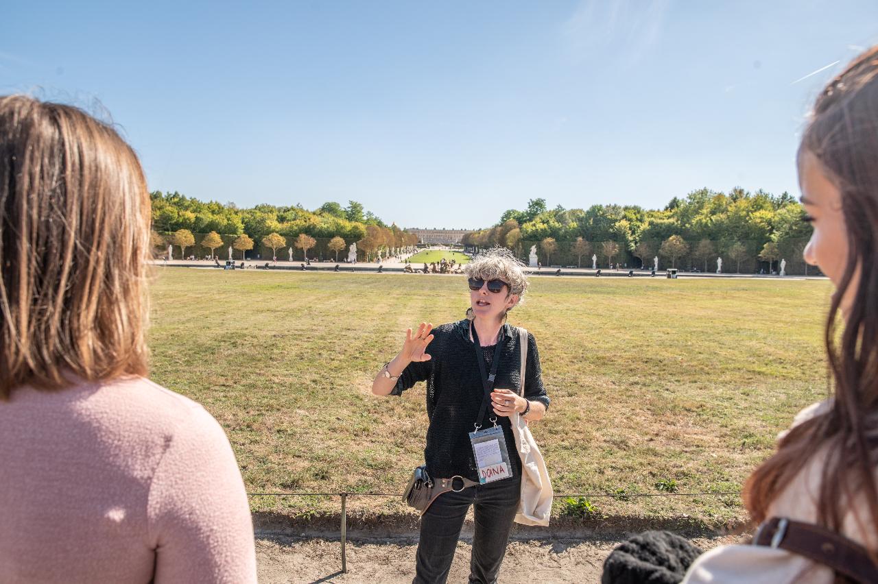 QUEER VERSAILLES : LGBTQ+ Perspectives on French History !