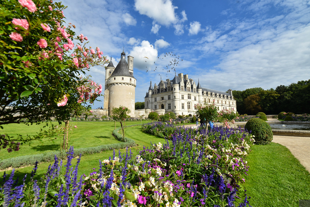 CHATEAUX OF THE LOIRE VALLEY – Day trip with private guide & transportation