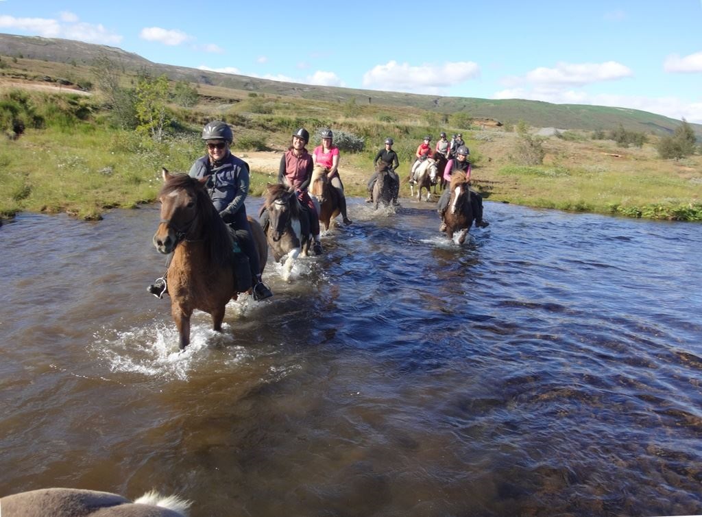 From Geysers to mountains - A very short version of IH-6 Golden Circle NEW!