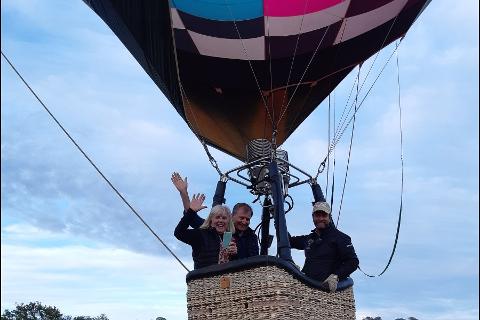 EXCLUSIVE PRIVATE FLIGHT FOR TWO PEOPLE Balloon Joy Flights