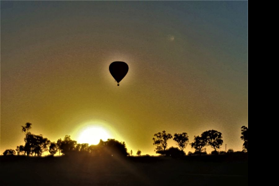 SUNRISE FLIGHTS at CANOWINDRA
