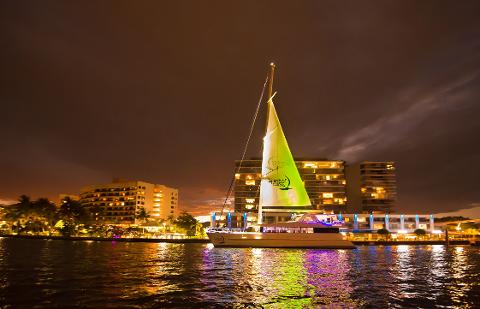 Cairns City Sights & Dinner Cruise