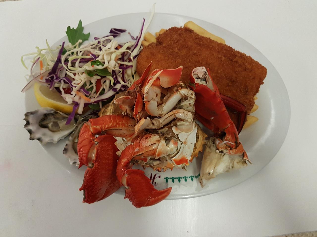 Tour + Seafood Platter Lunch Catch A Crab At Birds Bay Oyster Farm