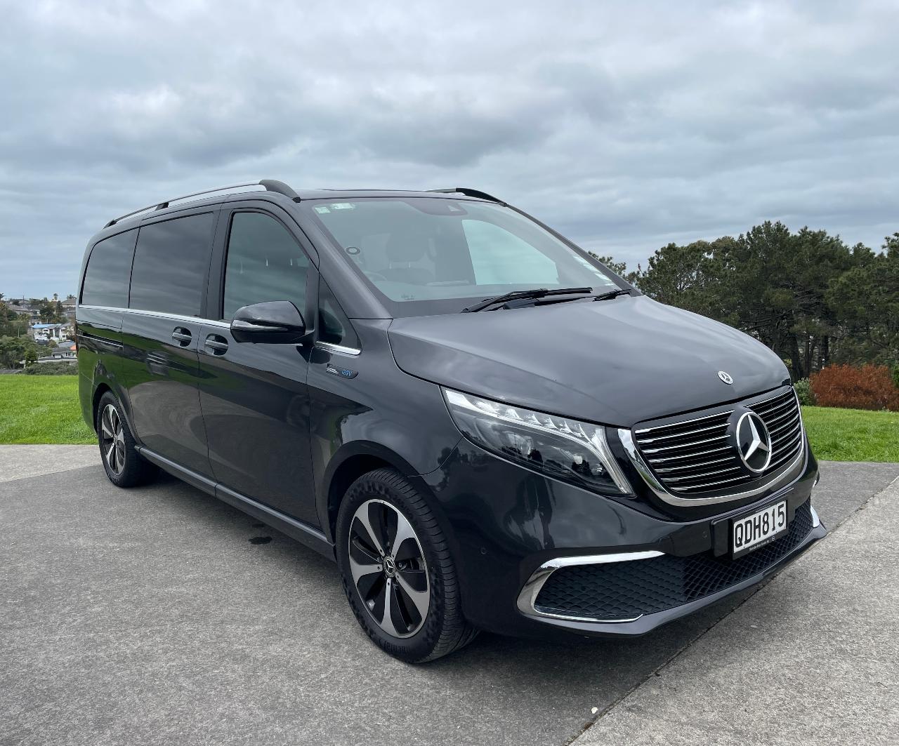Auckland Airport > City One Way - (Mercedes V-Class or Equivalent Minivan up to 5 passenger)