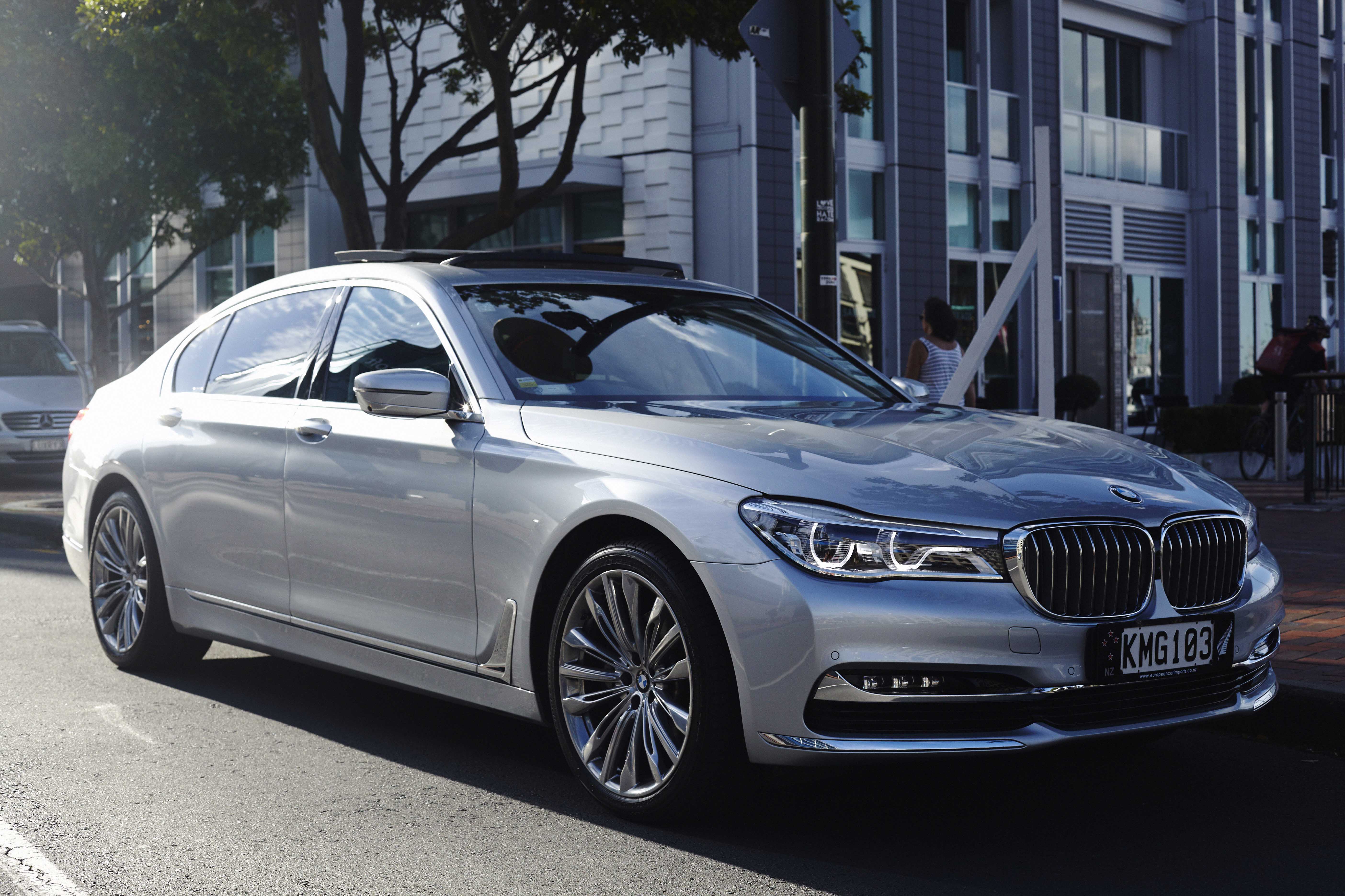 Corporate Vehicle & Chauffeur Driver Hire (VIP Class BMW 7 Series