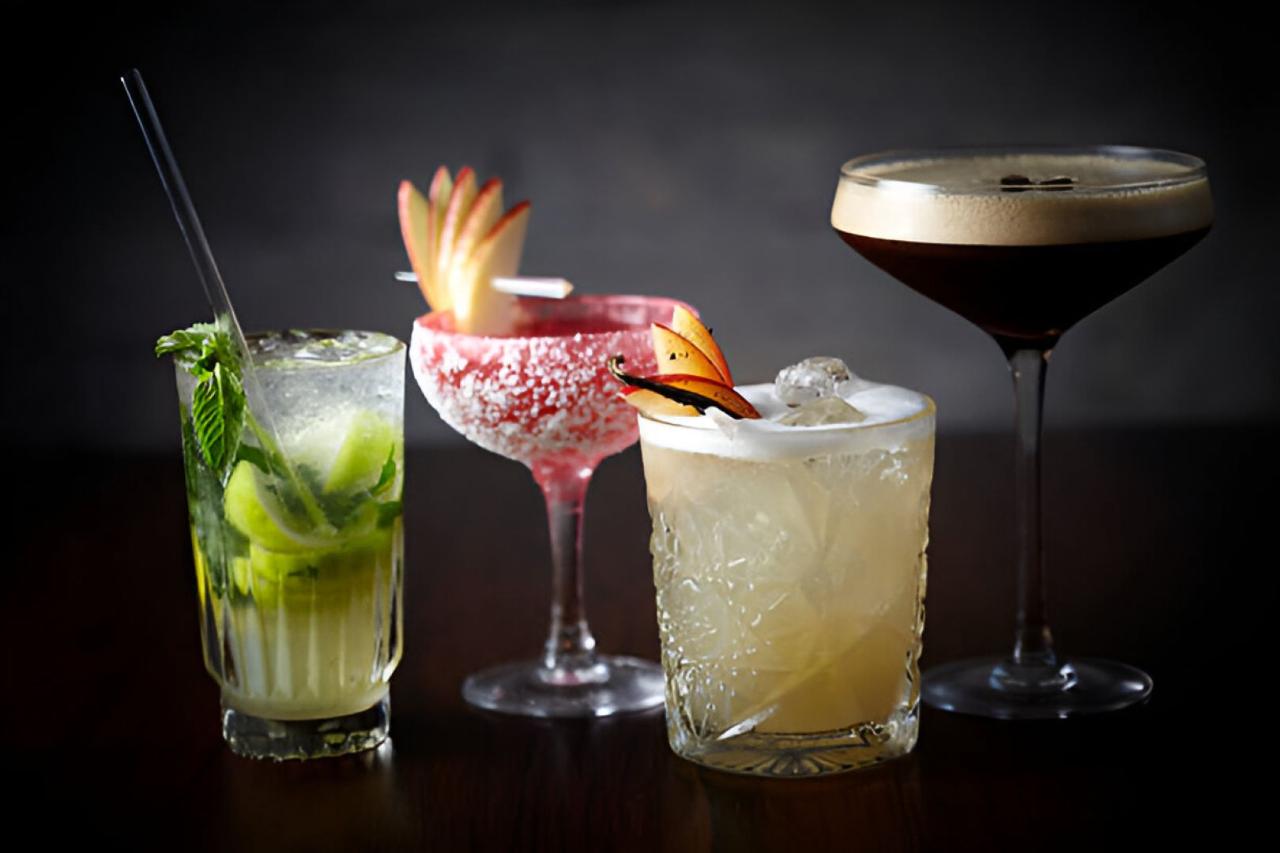 Yarra Valley Private Tour with Lunch and Cocktails - For 2