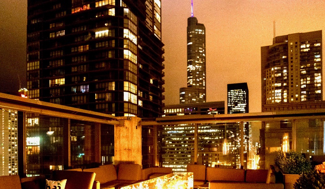 Visual Scavenger Hunt in Indoor Rooftop Bar for UChicago Alumni