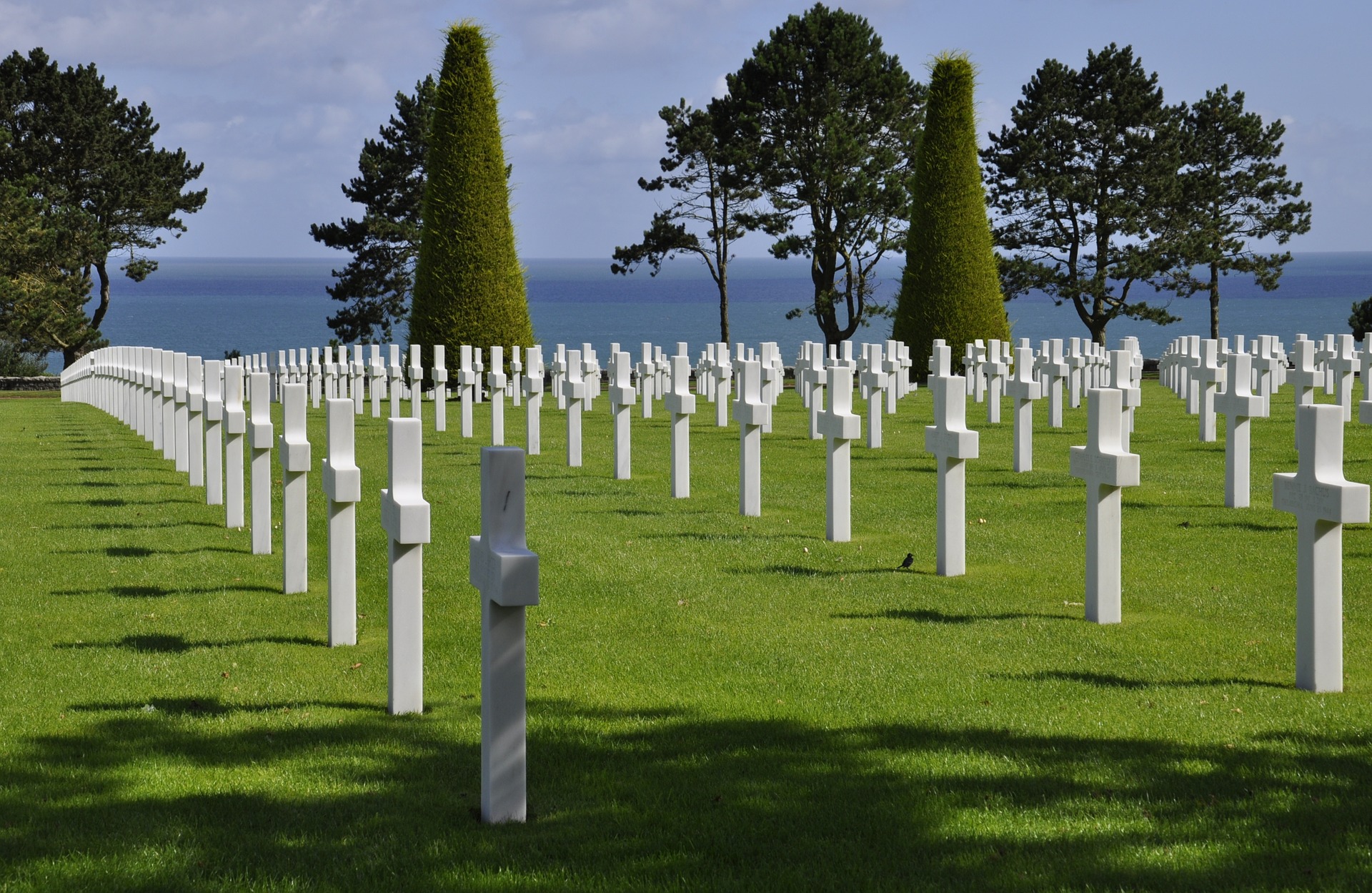 D-Day Half-day Tour from Bayeux: Pointe du Hoc, Omaha Beach & American Cemetery | Small Group (2~19 Pax)