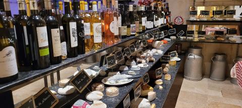 Bordeaux Cheese Cellar Experience: Unlimited Cheese & 3 Glasses of Wine