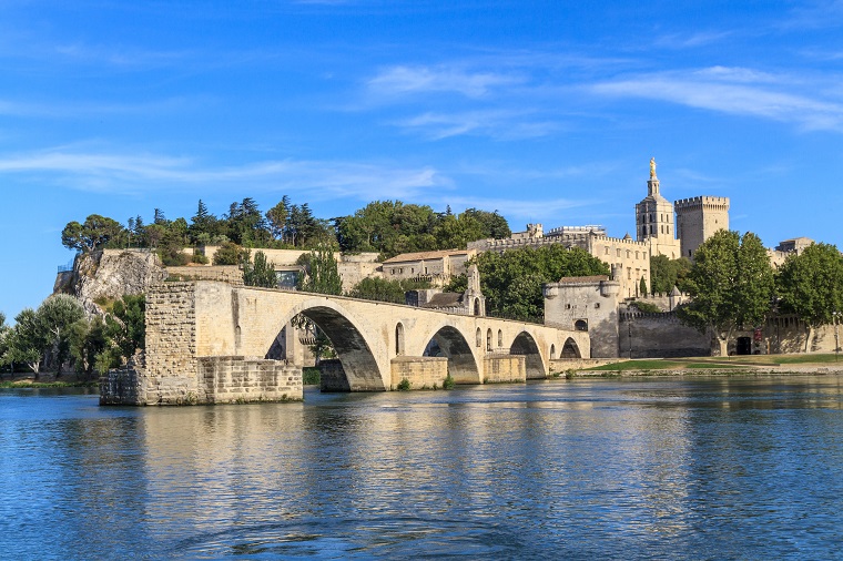 From Lyon to Avignon Private Transfer