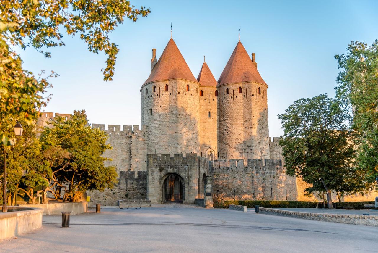 Aix-en-Provence Private Transfer to Carcassonne