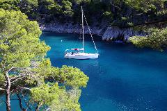Cassis Village Tour, Calanques Boat Ride & Provence Wines from Aix