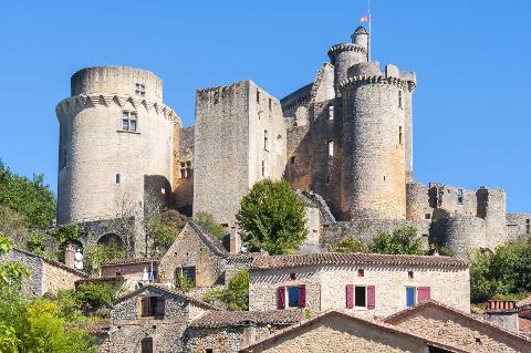 Secrets of Bonaguil Castle & Malbec Wines: Private Tour from Sarlat