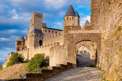 Bordeaux to Carcassonne: Explore Medieval France - Private Transfer