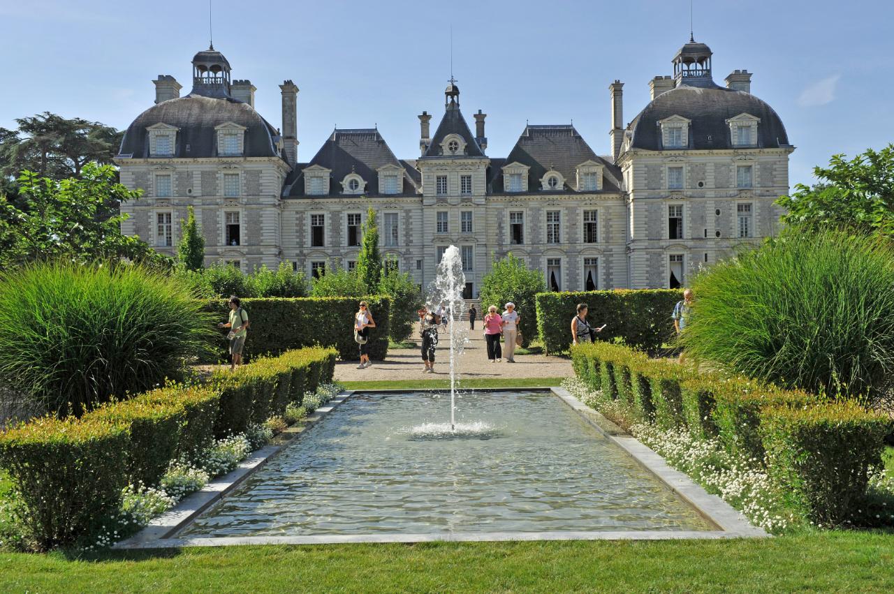 ROMANTIC CASTLES & DELICIOUS WINES OF THE LOIRE VALLEY FROM AMBOISE